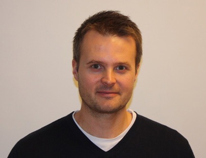 Profilbilde av ung mann med svart genser