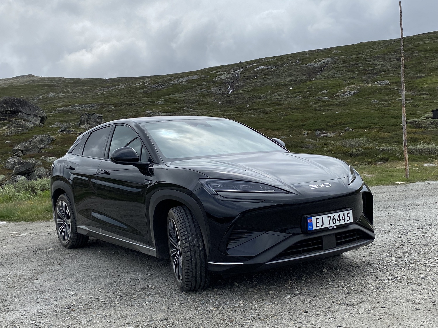 Mørk grå BYD Sealion